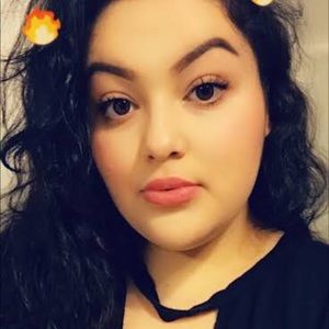 Meet your Posher, Beatriz